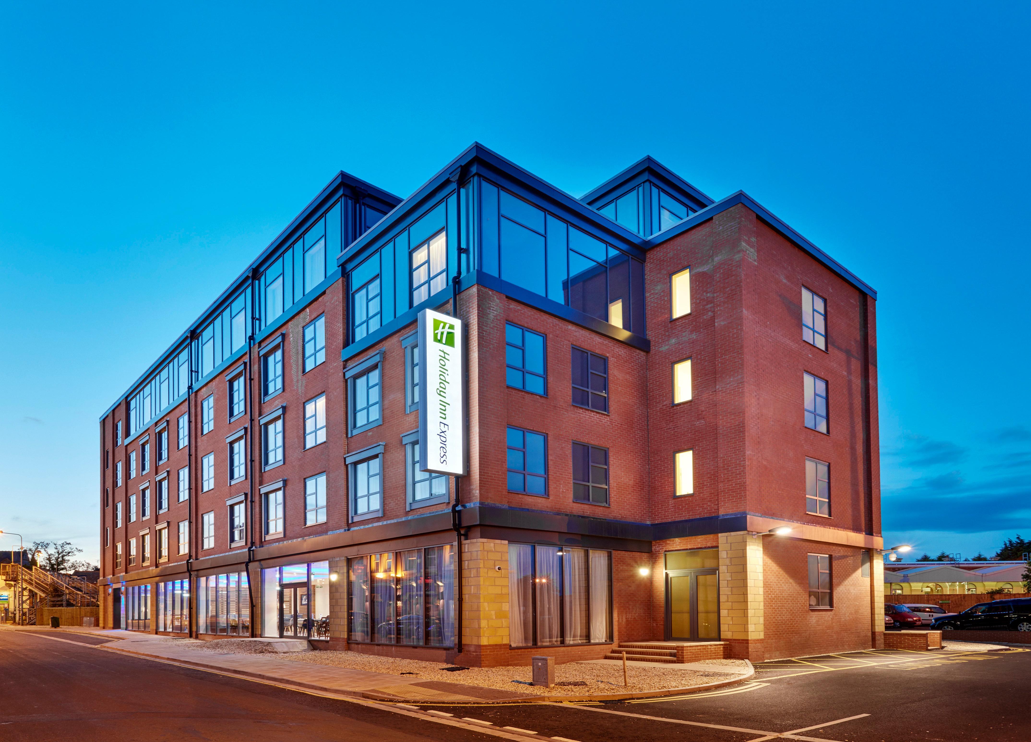 Holiday Inn Express Grimsby By Ihg Exterior photo
