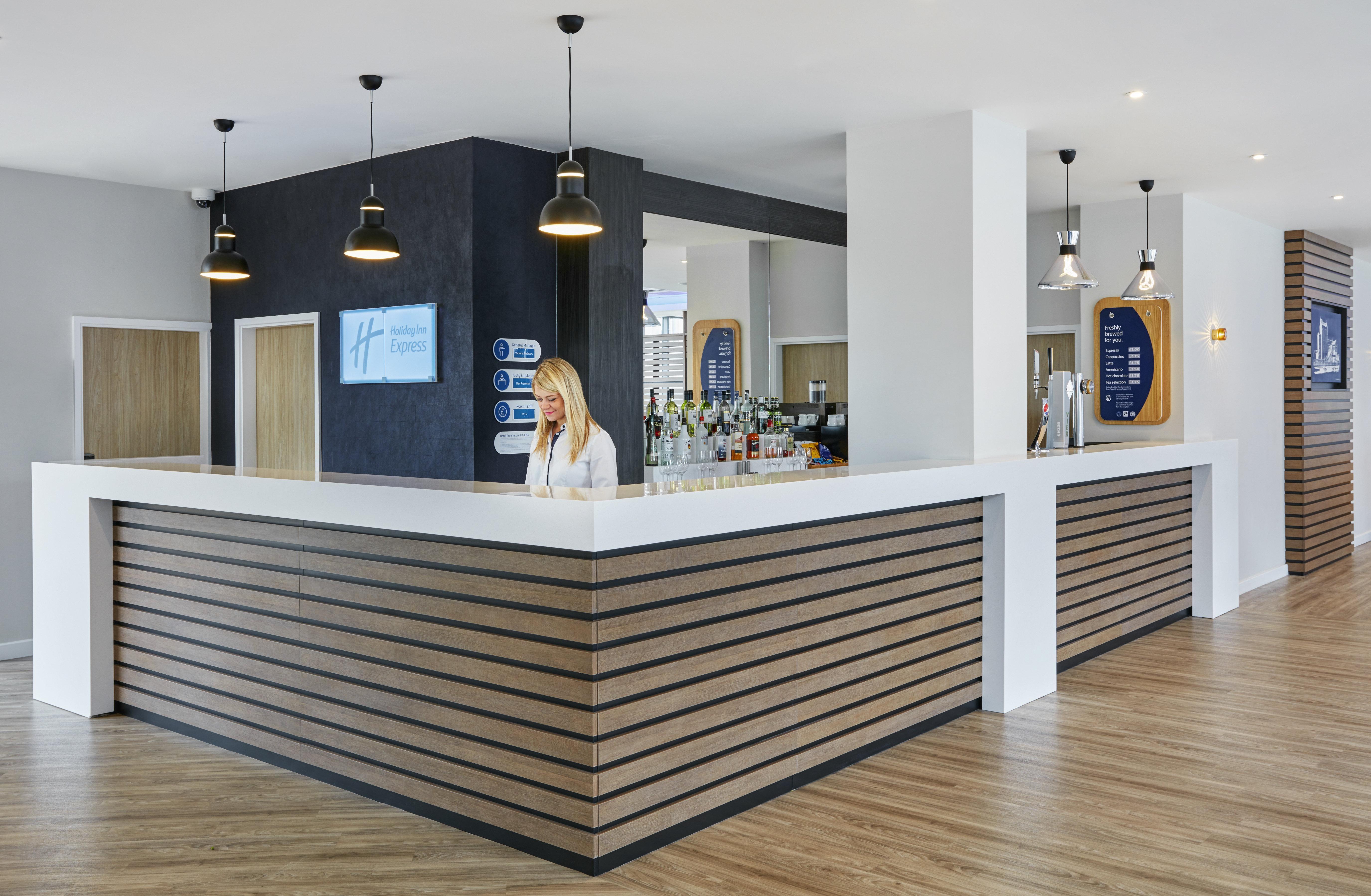 Holiday Inn Express Grimsby By Ihg Exterior photo